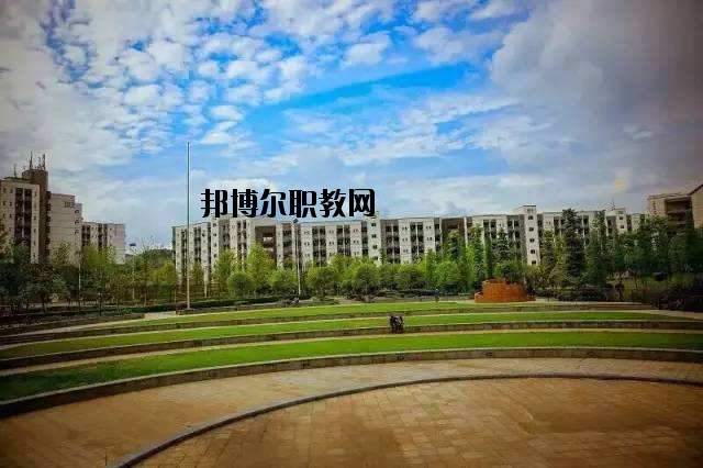隨州曾都電子工業(yè)學(xué)校2020年報名條件、招生要求、招生對象