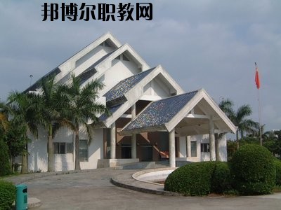 曲靖羅平職業(yè)技術(shù)學校2020年報名條件、招生要求、招生對象