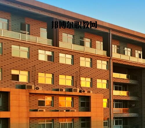 新鄉(xiāng)職業(yè)教育中心2021年報(bào)名條件、招生對(duì)象