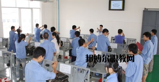 河池交通技工學(xué)校2020年報名條件、招生要求、招生對象 