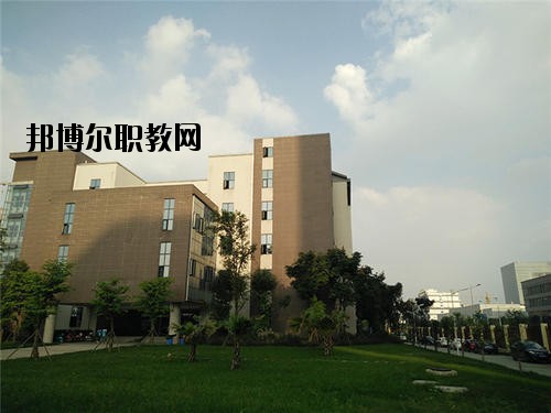 內(nèi)江科技開(kāi)發(fā)學(xué)校2020年報(bào)名條件、招生要求、招生對(duì)象