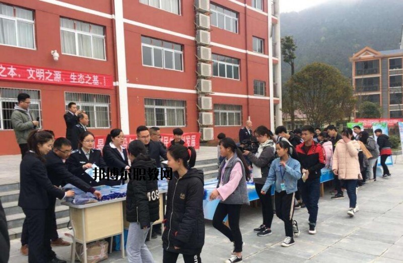 錦屏中等職業(yè)技術(shù)學(xué)校2020年報(bào)名條件、招生要求、招生對象