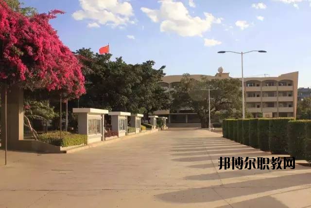 元謀縣職業(yè)高級中學2020年報名條件、招生要求、招生對象