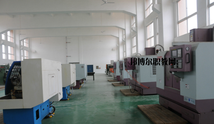 南昌第一中等專(zhuān)業(yè)學(xué)校2020年招生辦聯(lián)系電話