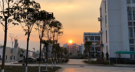 廣西二輕高級技工學(xué)校怎么樣、好不好