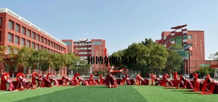 臨川現(xiàn)代教育學(xué)校2020年報(bào)名條件、招生要求、招生對(duì)象