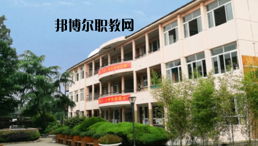浙江吉利汽車(chē)工業(yè)學(xué)校2020年報(bào)名條件、招生要求、招生對(duì)象
