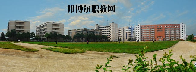華寧縣職業(yè)高級中學(xué)怎么樣、好不好
