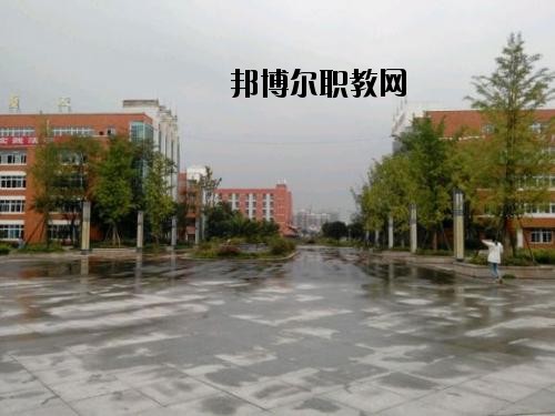 四川江油工業(yè)學(xué)校2020年報(bào)名條件、招生要求、招生對象