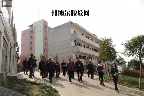 古藺縣大村職業(yè)中學校2020年報名條件、招生要求、招生對象