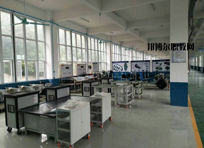 黃石俊賢高級技工學(xué)校2020年報名條件、招生要求、招生對象