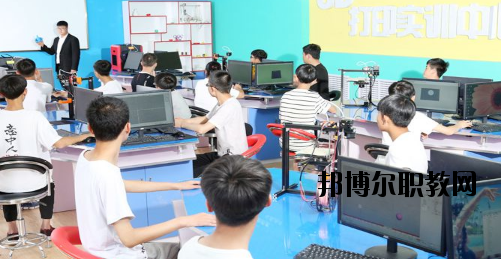 甘肅秦隴技工學校2020年報名條件、招生要求、招生對象