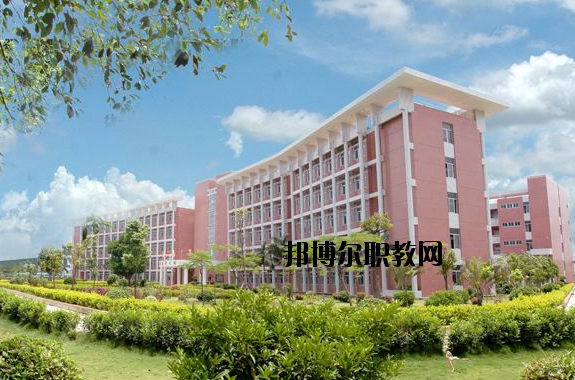 惠來(lái)技工學(xué)校2020年報(bào)名條件、招生要求、招生對(duì)象