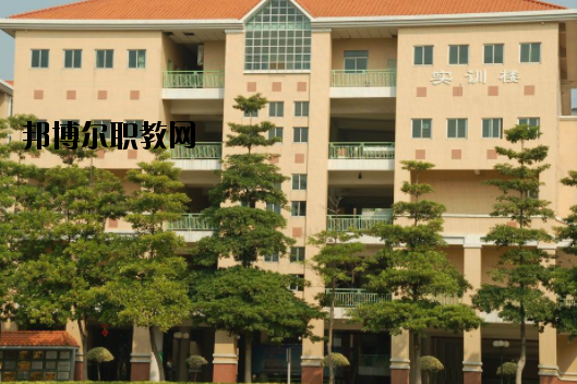 東莞商業(yè)學(xué)校2020年報(bào)名條件、招生要求、招生對(duì)象
