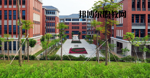 東莞輕工業(yè)學(xué)校2020年報(bào)名條件、招生要求、招生對象