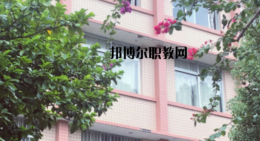 廣西工貿職業(yè)技術學校網站網址 