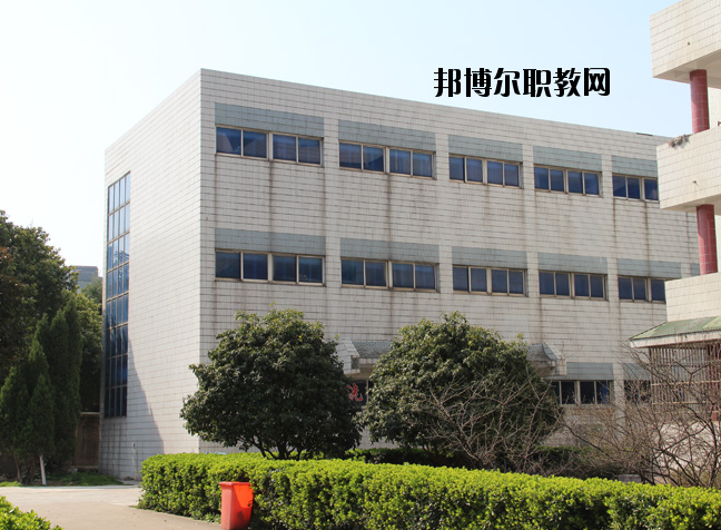 蘇州衛(wèi)生職業(yè)學校2020年報名條件、招生要求、招生對象