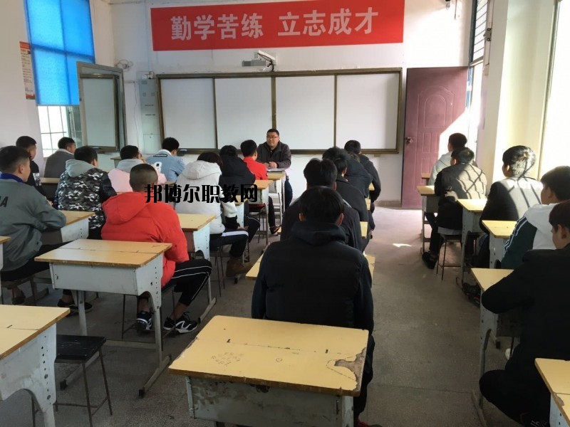 銅鼓縣職業(yè)中專學(xué)校2020年報名條件、招生要求、招生對象