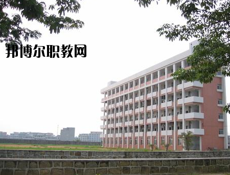 揭陽(yáng)技工學(xué)校2020年報(bào)名條件、招生要求、招生對(duì)象