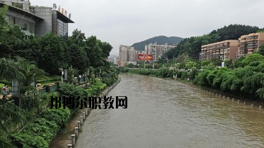 貴陽(yáng)長(zhǎng)征職業(yè)技術(shù)學(xué)校2020年報(bào)名條件、招生要求、招生對(duì)象