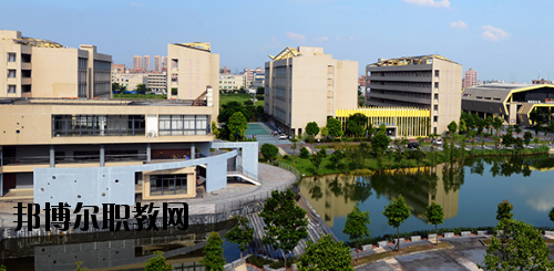 東莞理工學(xué)校2020年報名條件、招生要求、招生對象