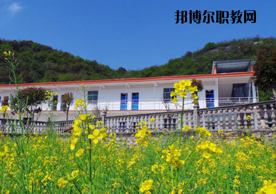 景德鎮(zhèn)傳統(tǒng)文化職業(yè)學(xué)校2020年報(bào)名條件、招生要求、招生對象