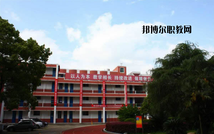 江西建筑工業(yè)學(xué)校2020年報(bào)名條件、招生要求、招生對象