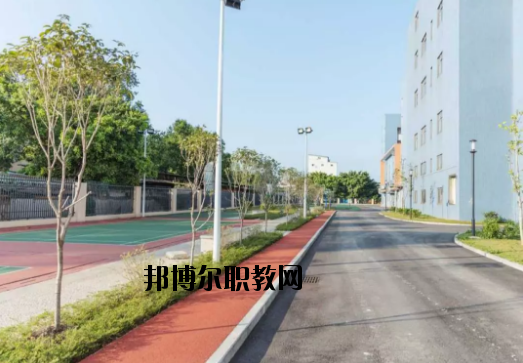 廣東華文航空藝術(shù)職業(yè)學校2020年報名條件、招生要求、招生對象