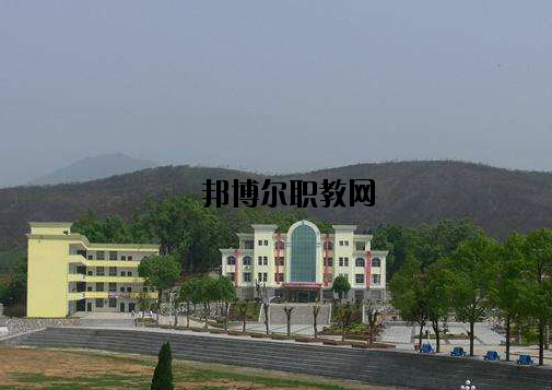 萍鄉(xiāng)武功山中等專業(yè)學(xué)校2020年報(bào)名條件、招生要求、招生對(duì)象