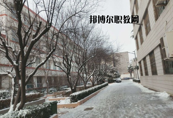 河南平頂山外國語學(xué)校2021年報(bào)名條件、招生要求、招生對象