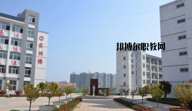 河南淮濱中等職業(yè)學(xué)校2021年招生辦聯(lián)系電話(huà)