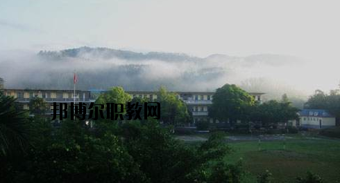 東興中等職業(yè)技術(shù)學(xué)校2020年報名條件、招生要求、招生對象 