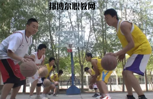 張掖體育運(yùn)動(dòng)學(xué)校2020年學(xué)費(fèi)、收費(fèi)多少
