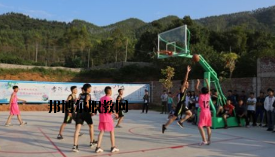 興業(yè)中等職業(yè)技術(shù)學(xué)校2020年報(bào)名條件、招生要求、招生對象 