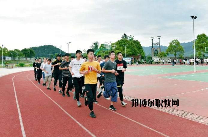 九江廬山西海藝術(shù)學(xué)校2020年報名條件、招生要求、招生對象