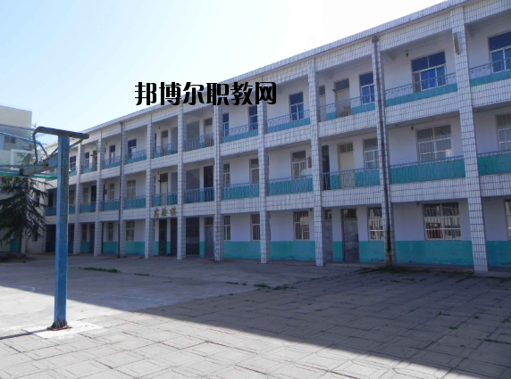 洛陽中醫(yī)藥學(xué)校2021年報名條件、招生要求、招生對象