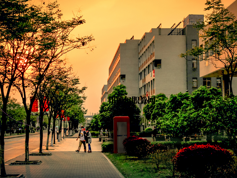江蘇科技大學(xué)2020年招生辦聯(lián)系電話(huà)