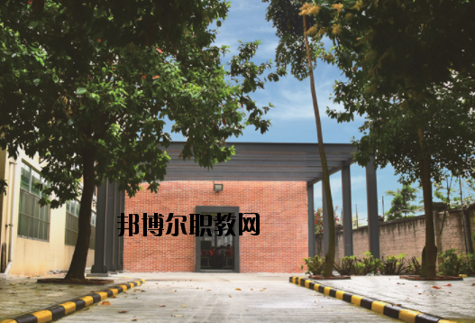 廣州華風(fēng)技工學(xué)校2020年報(bào)名條件、招生要求、招生對(duì)象