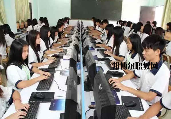 肇慶高要技工學(xué)校2020年報名條件、招生要求、招生對象