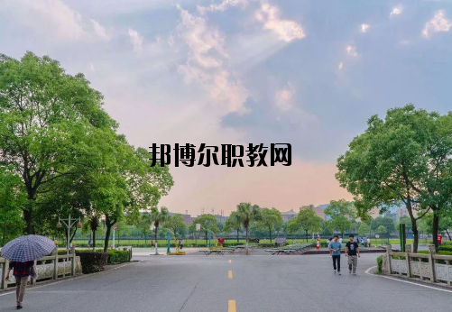 新余新興產(chǎn)業(yè)工程學校怎么樣、好不好