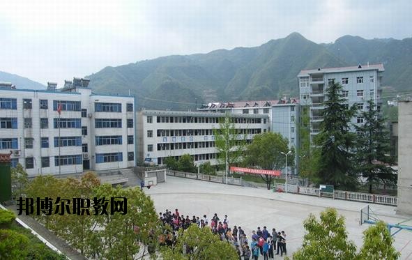 ?？德毥讨行膶W(xué)校2020年招生辦聯(lián)系電話