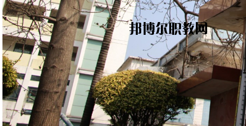 佛山交通技工學(xué)校2020年招生辦聯(lián)系電話(huà)