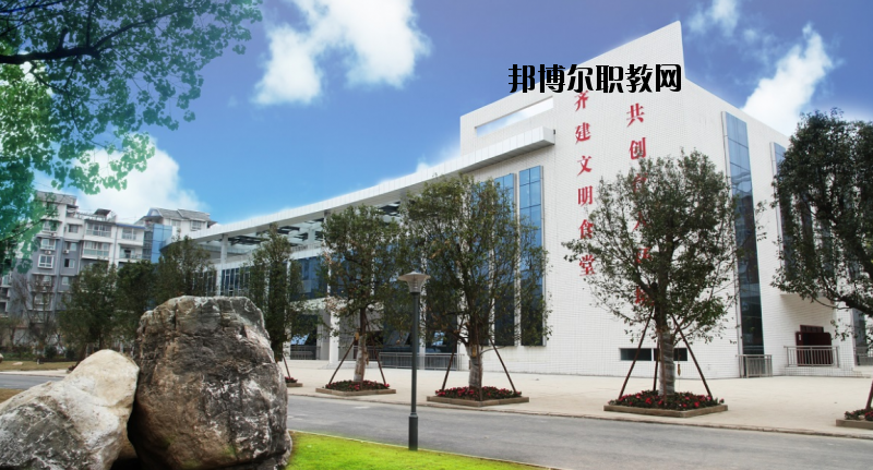 四川服裝藝術學校2020年報名條件、招生要求、招生對象