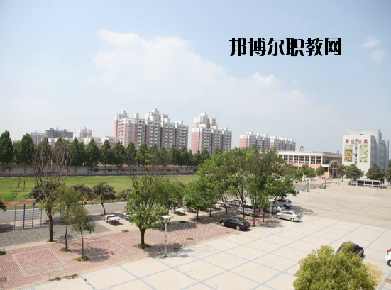 平頂山財(cái)經(jīng)學(xué)校怎么樣、好不好