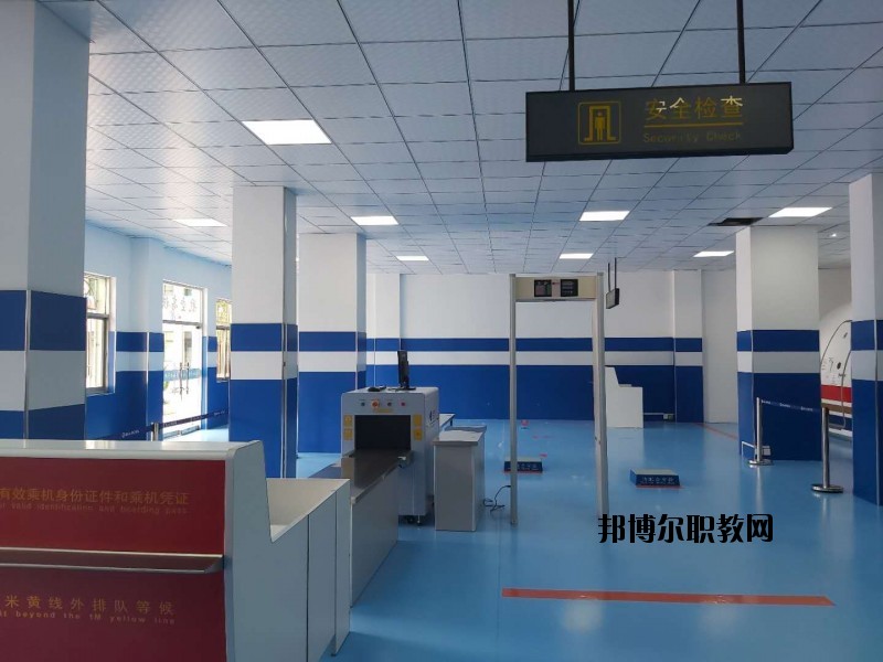 淮南女子職業(yè)學校2020年報名條件、招生要求、招生對象