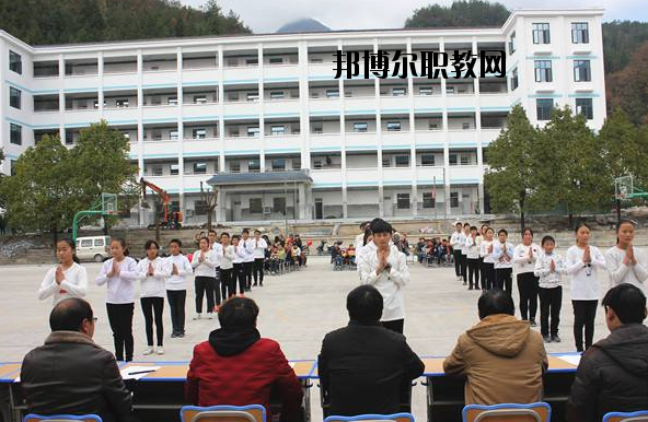 興山職業(yè)教育中心2020年報(bào)名條件、招生要求、招生對(duì)象