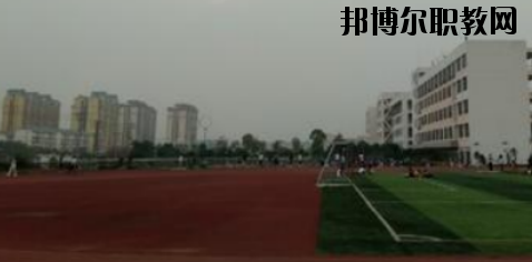 柳州鹿寨職業(yè)教育中心2020年報(bào)名條件、招生要求、招生對(duì)象