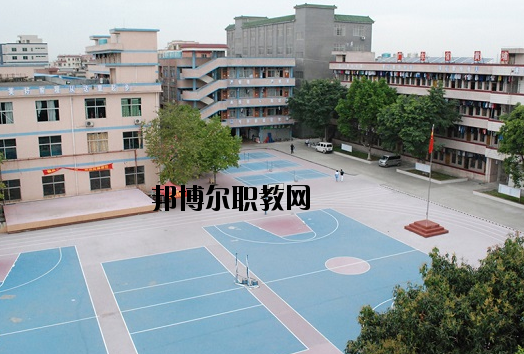 廣東黃埔技工學(xué)校2020年報名條件、招生要求、招生對象