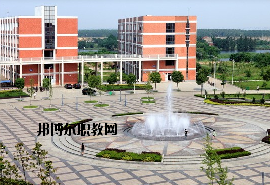 蕪湖信息科技學(xué)校2020年報名條件、招生要求、招生對象