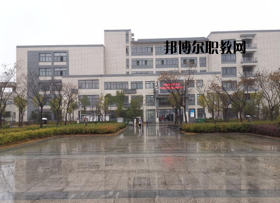 合肥工業(yè)學(xué)校2020年報名條件、招生要求、招生對象